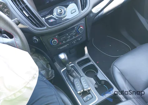 2017 Ford Escape Titanium из США, поврежденный, VIN 1FMCU0J93HUE73857